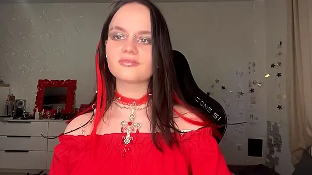 Tailor Kayka online show from 7, 5, 2026