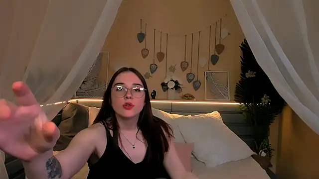 Snapshot of Maya_Winters chatting on 12, 5, 2026 Maya Winters online show from 12, 5, 2026