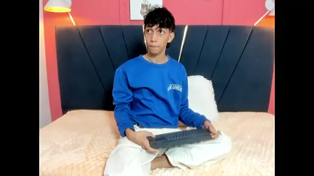 Snapshot of ero_boy40 chatting on 11, 6, 2026 ero boy40 online show from 11, 6, 2026