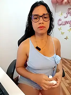 Snapshot of alanahot94 chatting on 10, 5, 2026 alanahot94 online show from 10, 5, 2026