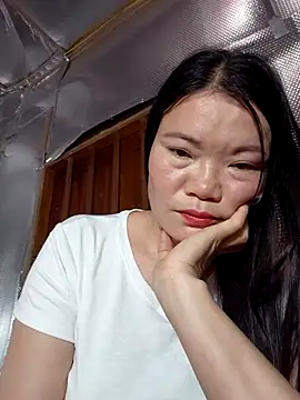 Snapshot of -Trici- chatting on 15, 5, 2026 -Trici- online show from 15, 5, 2026