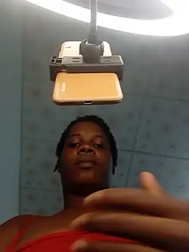 Snapshot of momspretty chatting on 7, 6, 2026 momspretty online show from 7, 6, 2026