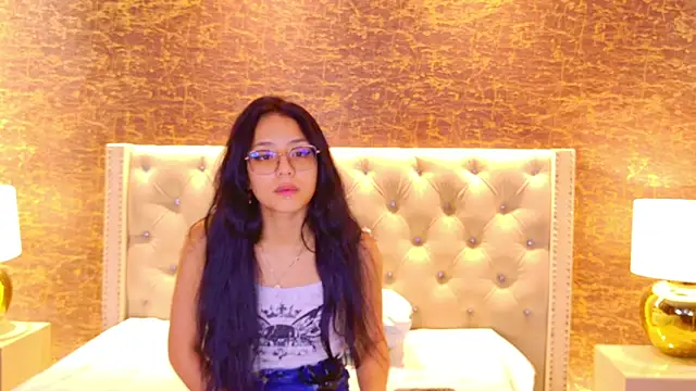 Kiara layla online show from 13, 6, 2026