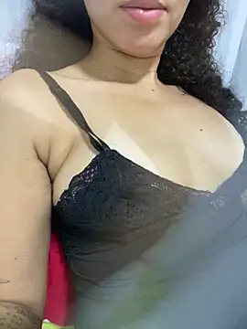 Snapshot of venuseyes25 chatting on 17, 5, 2026 venuseyes25 online show from 17, 5, 2026