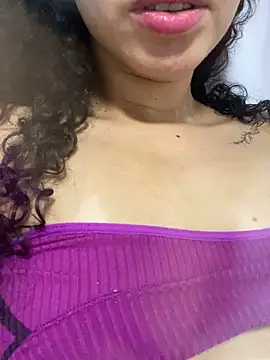 Snapshot of venuseyes25 chatting on 25, 5, 2026 venuseyes25 online show from 25, 5, 2026