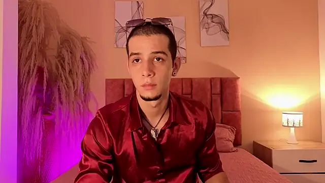 Snapshot of isaacblaze_ chatting on 19, 5, 2026 isaacblaze online show from 19, 5, 2026
