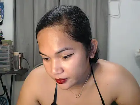 sassymaxinex online show from 17, 5, 2026