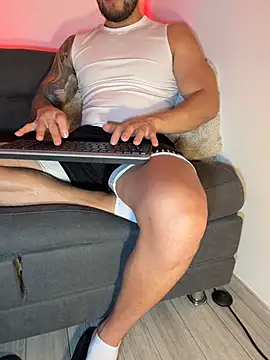 Oliver browm online show from 30, 6, 2026