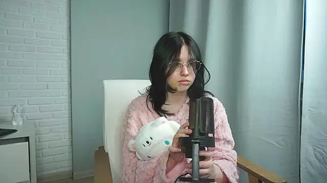 Snapshot of CloudyLina chatting on 12, 5, 2026 CloudyLina online show from 12, 5, 2026