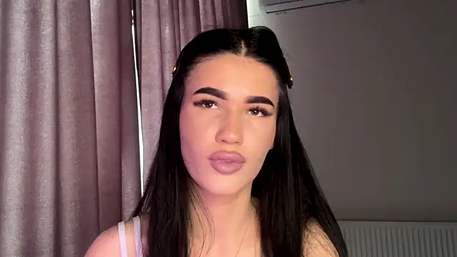 Snapshot of KarieEgge chatting on 19, 5, 2026 KarieEgge online show from 19, 5, 2026