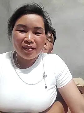 Snapshot of myle-couple22 chatting on 17, 5, 2026 myle-couple22 online show from 17, 5, 2026