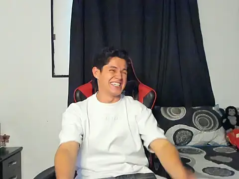 Snapshot of Erick_Wallace chatting on 26, 6, 2026 Erick Wallace online show from 26, 6, 2026