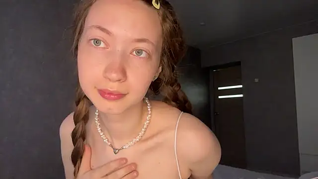 Emily Mur  online show from 19, 5, 2026