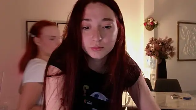 MoonkissGirls online show from 25, 7, 2026
