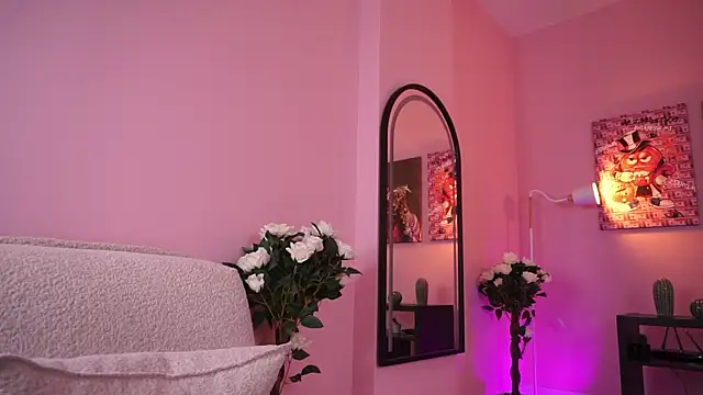 Snapshot of LeilaKali_ chatting on 19, 6, 2026 LeilaKali online show from 19, 6, 2026