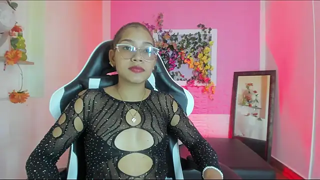 Snapshot of Scarlett_Lune chatting on 28, 5, 2026 Scarlett Lune online show from 28, 5, 2026
