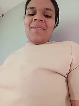 sexybronwgirl01 online show from 13, 5, 2026
