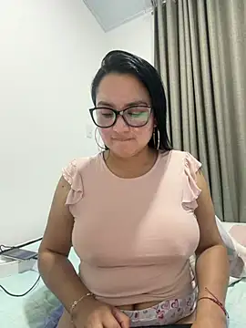 Snapshot of rousee69_ chatting on 24, 6, 2026 rousee69 online show from 24, 6, 2026