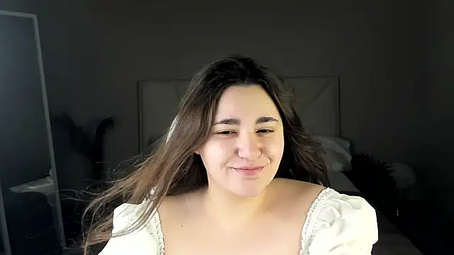 Snapshot of Ayleen_Gece chatting on 17, 6, 2026 Ayleen Gece online show from 17, 6, 2026