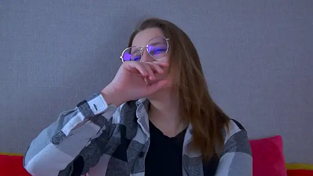 Snapshot of AlexaAvery chatting on 9, 7, 2026 AlexaAvery online show from 9, 7, 2026