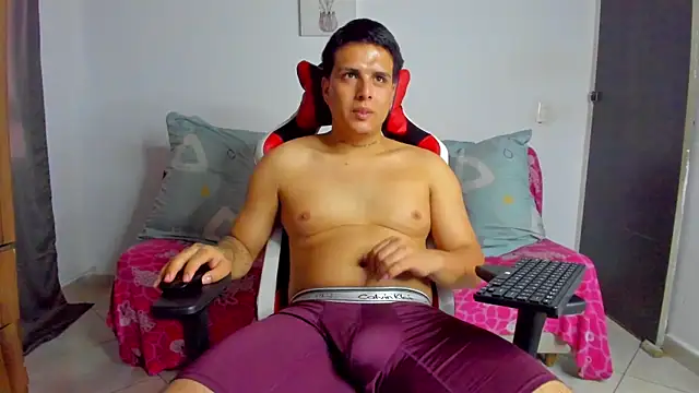 Snapshot of alexerdiego chatting on 9, 7, 2026 alexerdiego online show from 9, 7, 2026