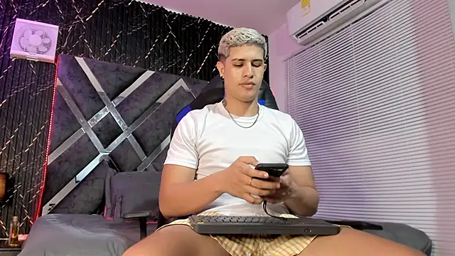 Snapshot of dominic_connor chatting on 1, 6, 2026 dominic connor online show from 1, 6, 2026
