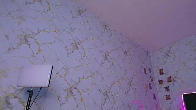 Snapshot of cinniaa_ chatting on 25, 6, 2026 cinniaa online show from 25, 6, 2026