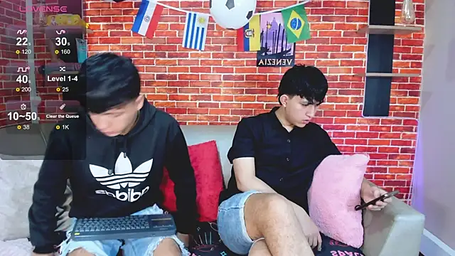 Hoot boyss  online show from 7, 7, 2026