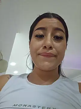 Snapshot of Luisa_Madrid chatting on 31, 5, 2026 Luisa Madrid online show from 31, 5, 2026
