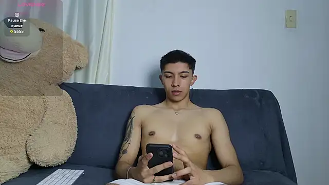 Snapshot of Thesaint_xxx chatting on 27, 6, 2026 Thesaint xxx online show from 27, 6, 2026