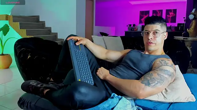 Snapshot of lukas_green11 chatting on 21, 6, 2026 lukas green11 online show from 21, 6, 2026