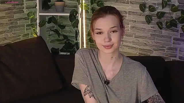 Snapshot of OliviaFoxsis chatting on 16, 5, 2026 OliviaFoxsis online show from 16, 5, 2026