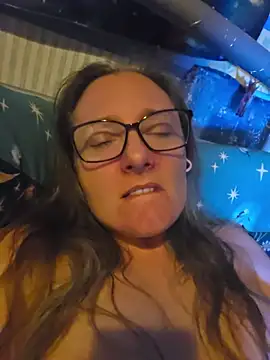 Snapshot of Izzylove47 chatting on 13, 7, 2026 Izzylove47 online show from 13, 7, 2026