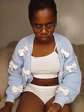 Snapshot of softglamqueen chatting on 2, 7, 2026 softglamqueen online show from 2, 7, 2026