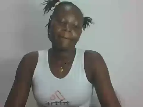 Snapshot of Petitepretty23 chatting on 16, 5, 2026 Petitepretty23 online show from 16, 5, 2026