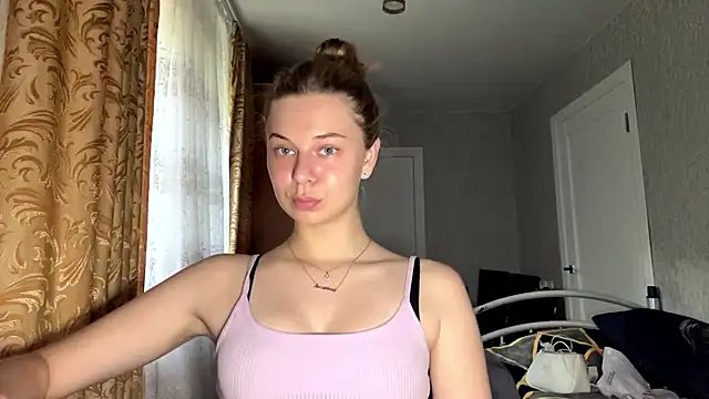 Snapshot of HoneysPiee chatting on 5, 7, 2026 HoneysPiee online show from 5, 7, 2026