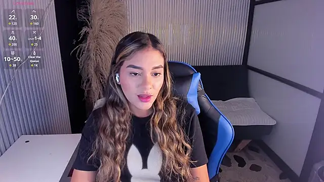 Snapshot of SophieWatson_ chatting on 22, 6, 2026 SophieWatson online show from 22, 6, 2026