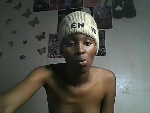 Snapshot of loversoncam chatting on 2, 6, 2026 loversoncam online show from 2, 6, 2026