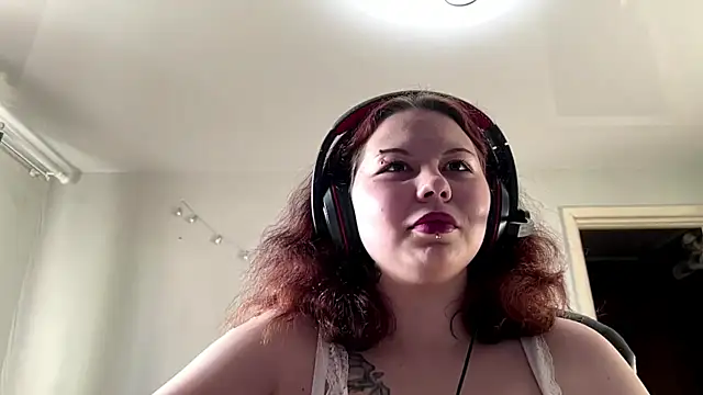Redhair girl online show from 25, 5, 2026