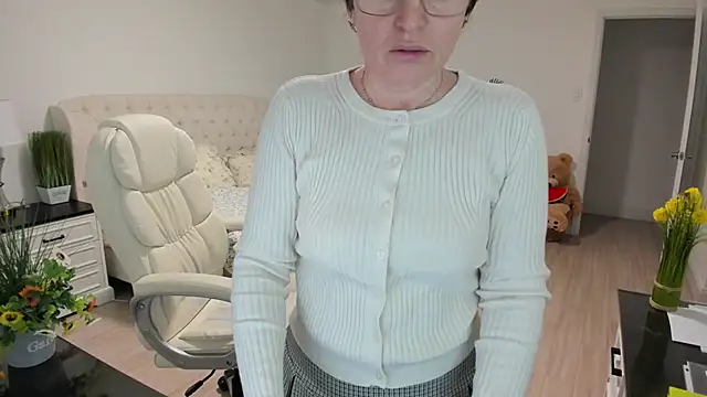 Snapshot of Vika73 chatting on 25, 2, 2026 Vika73 online show from 25, 2, 2026