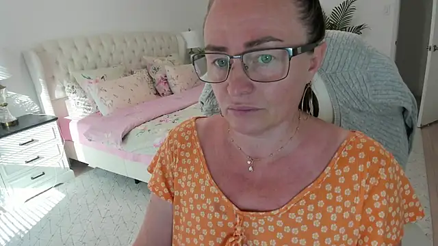 Snapshot of Vika73 chatting on 4, 7, 2026 Vika73 online show from 4, 7, 2026