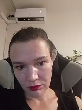 Snapshot of SarahSimpson chatting on 4, 8, 2026 SarahSimpson online show from 4, 8, 2026