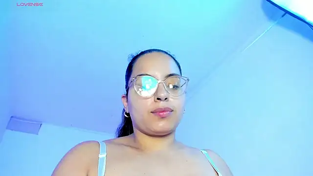 Snapshot of milkqueenboobs chatting on 12, 6, 2026 milkqueenboobs online show from 12, 6, 2026