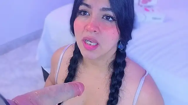Snapshot of Sofiaa_Bloom chatting on 26, 6, 2026 Sofiaa Bloom online show from 26, 6, 2026