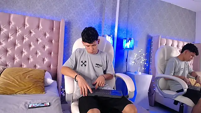 Snapshot of ThiagoFerrer_ chatting on 4, 6, 2026 ThiagoFerrer online show from 4, 6, 2026