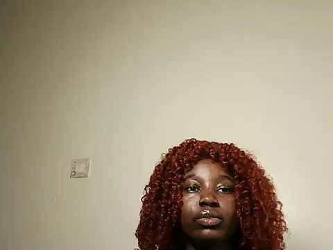 Snapshot of fineebonyroses chatting on 5, 7, 2026 fineebonyroses online show from 5, 7, 2026