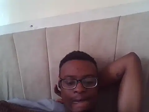 Snapshot of freakyboy255 chatting on 23, 7, 2026 freakyboy255 online show from 23, 7, 2026