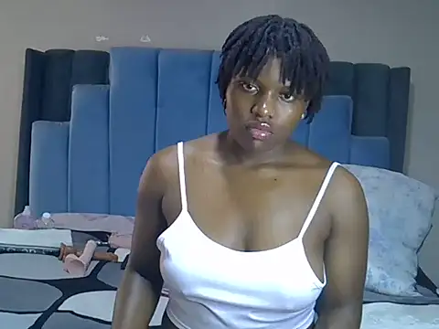 Snapshot of melanin_moon chatting on 5, 6, 2026 melanin moon online show from 5, 6, 2026