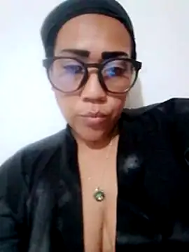 Snapshot of OliviaWilliamm chatting on 7, 6, 2026 OliviaWilliamm online show from 7, 6, 2026