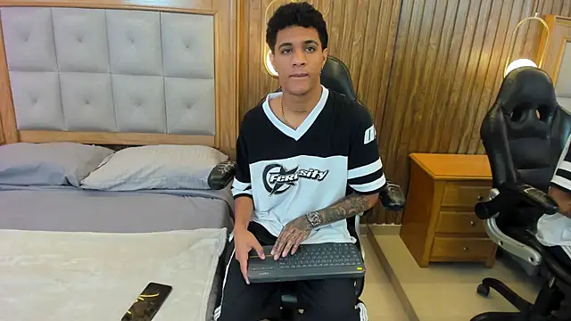 Snapshot of Mael_Jason chatting on 7, 7, 2026 Mael Jason online show from 7, 7, 2026